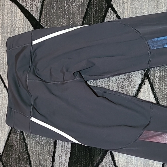 Victoria Sport Knockout Mesh Metallic Silver detail Leggings - Picture 9 of 15